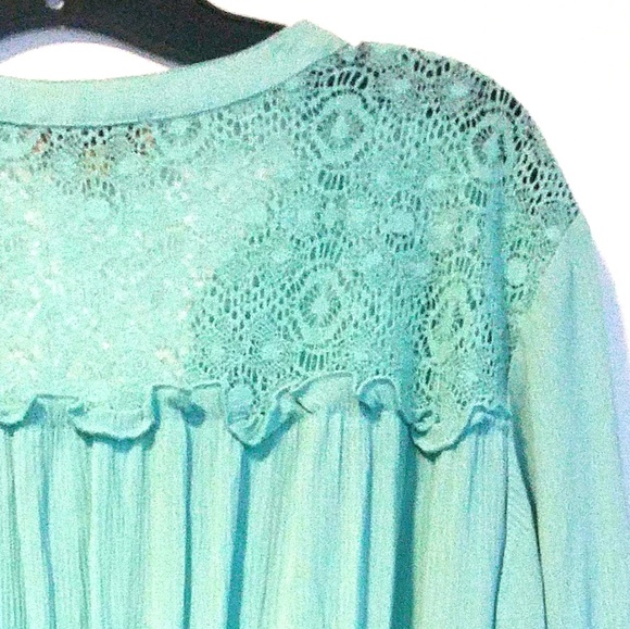 Democracy Flounce Sleeve Crochet Trim Peasant Top - Picture 5 of 8